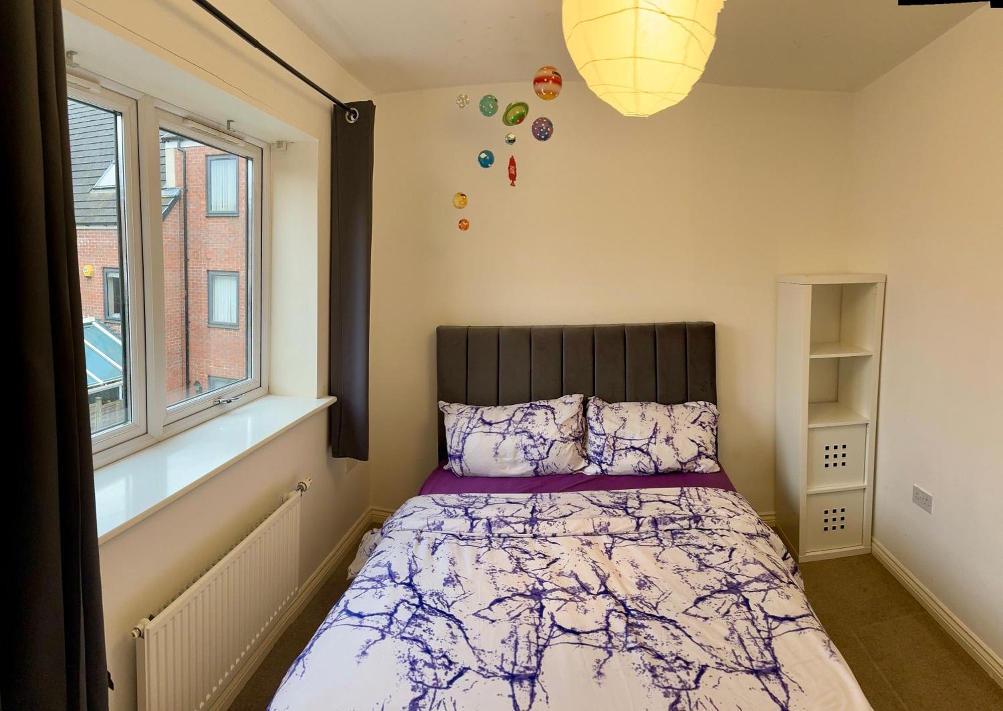 Comfortable Double With Shared Spaces Homestay *
